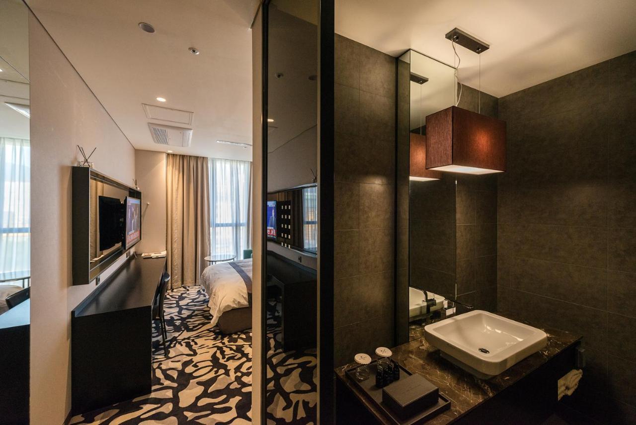 Best Louis Hamilton Hotel Чханвон Екстер'єр фото