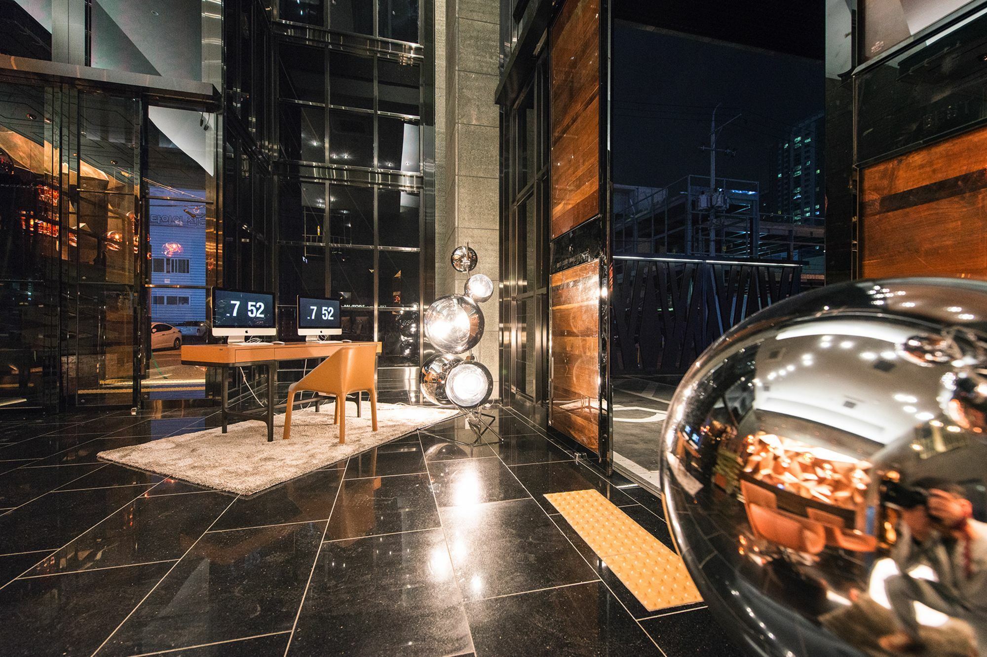 Best Louis Hamilton Hotel Чханвон Екстер'єр фото